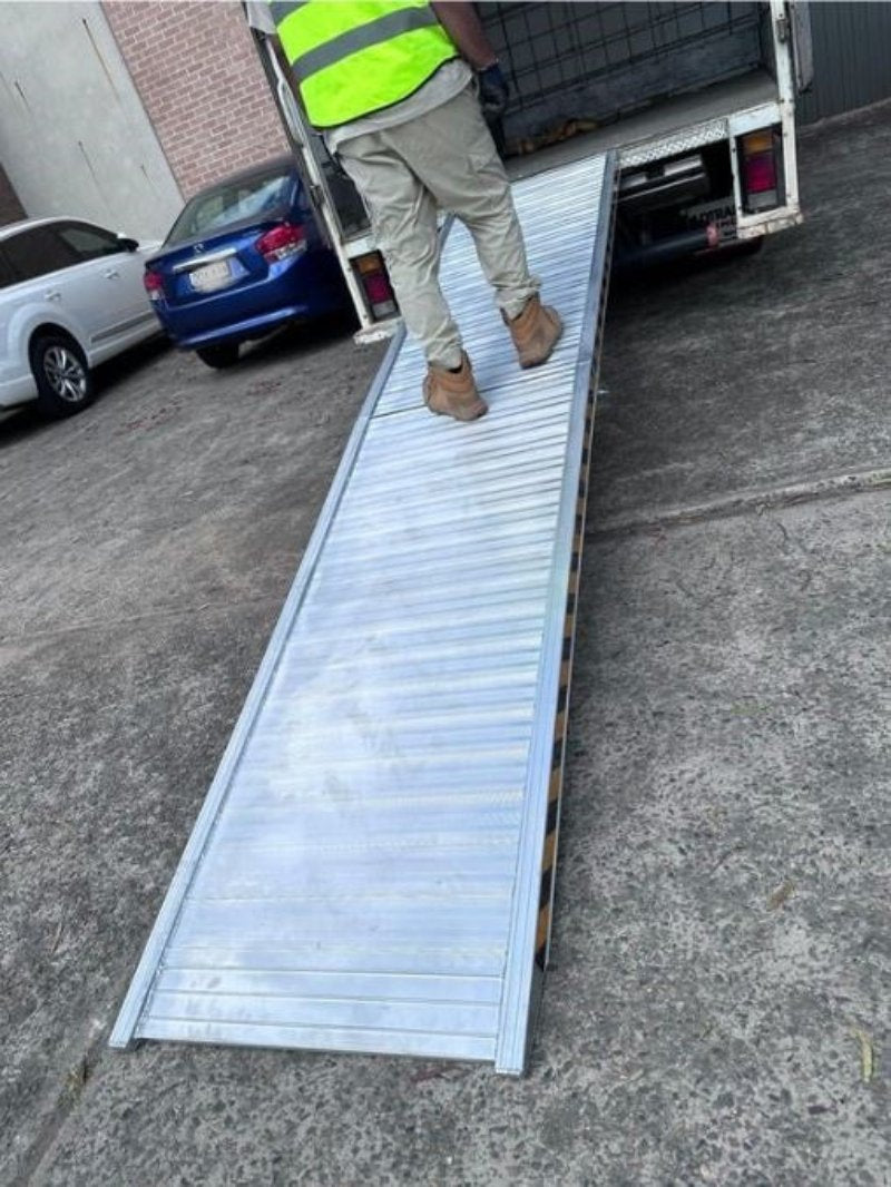 4m x 800mm 400kg Folding Walk Ramps