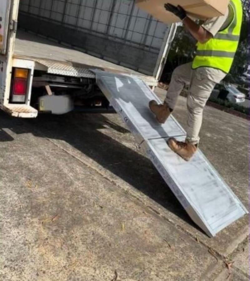 2.1M x 800mm 400kg Folding Walk Ramps